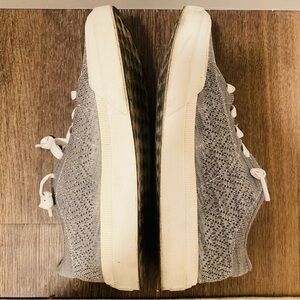 Roxy Gray and White Sneakers Stylish Comfort